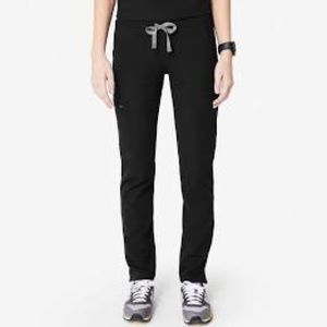 NWT New Yola Black Skinny Figs Pant